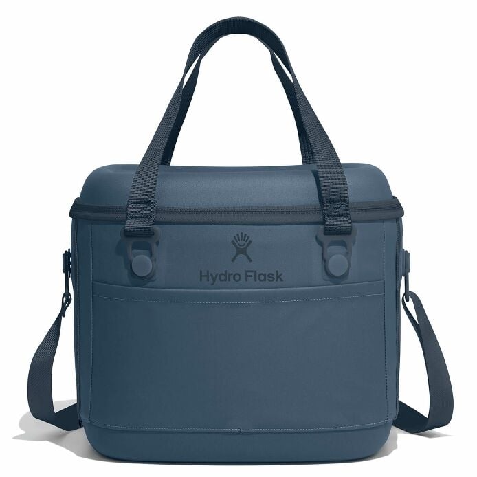 carryouttm-soft-cooler-15-l-r5 12pco384-carryout-cooler-15l-harbor-blue-straight_1.jpg