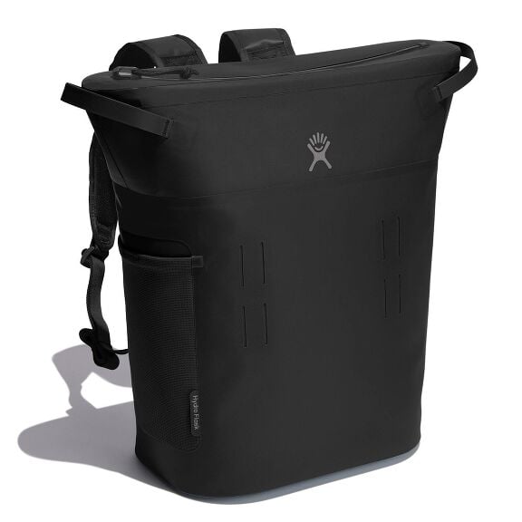 20-l-day-escapetm-pack-h8 20-l-day-escape-soft-cooler-pack-black-angled_1_1.jpg