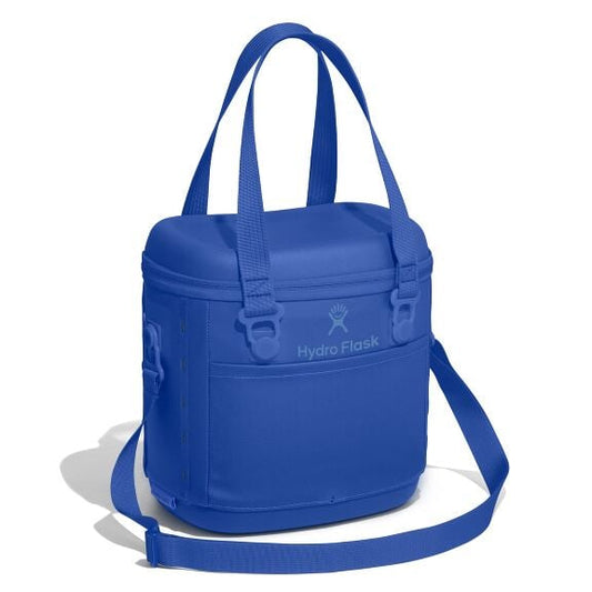 carryouttm-soft-cooler-10-l-n6 6pco382_carryout_cooler_10l_capri_blue_angled_1.jpg