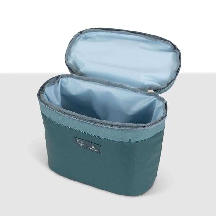 osprey-axis-x-hydro-flask-campus-essentials-bundle-z1 axisxhydroflask_s26_detail2_cascadeblue_10007249_1.jpg