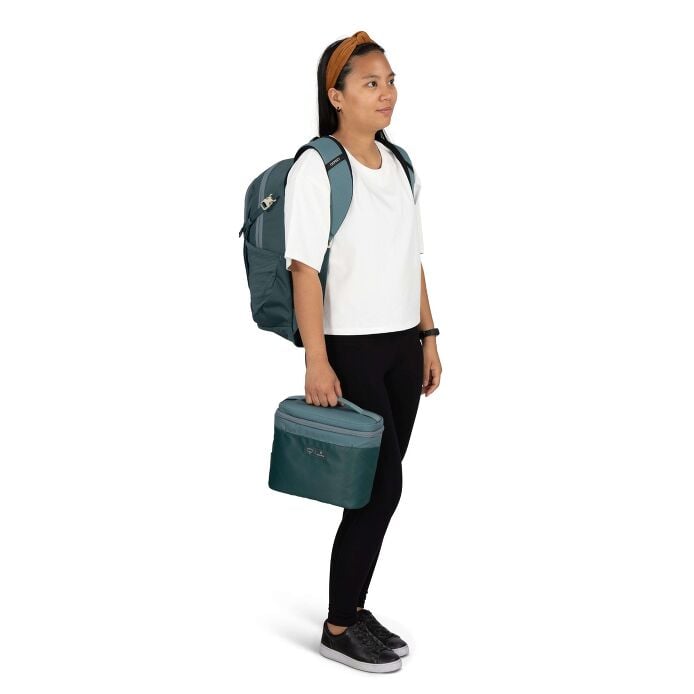 osprey-axis-x-hydro-flask-campus-essentials-bundle-z1 axisxhydroflask_s26_onbody1_cascadeblue_10007249_2.jpg