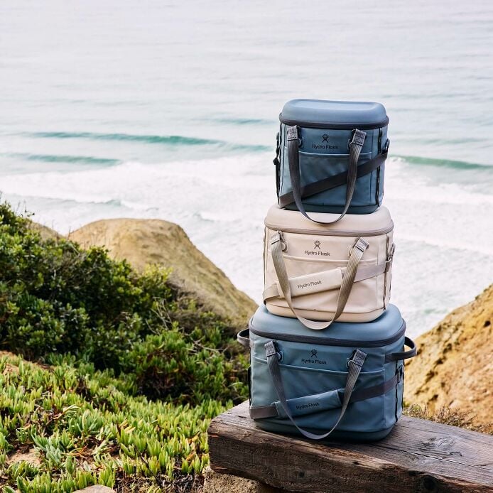 carryouttm-soft-cooler-15-l-r5 hf_carryout_bouwer_d1_l1_torrey_pines_still_life_0252_6.jpg