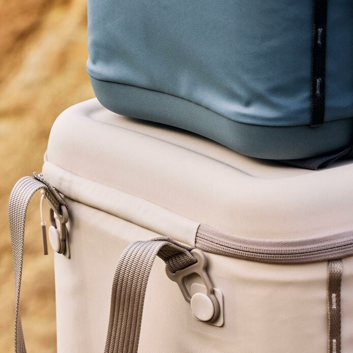 carryouttm-soft-cooler-30-l-l2 hf_carryout_bouwer_d1_l1_torrey_pines_still_life_0381_1_6.jpg