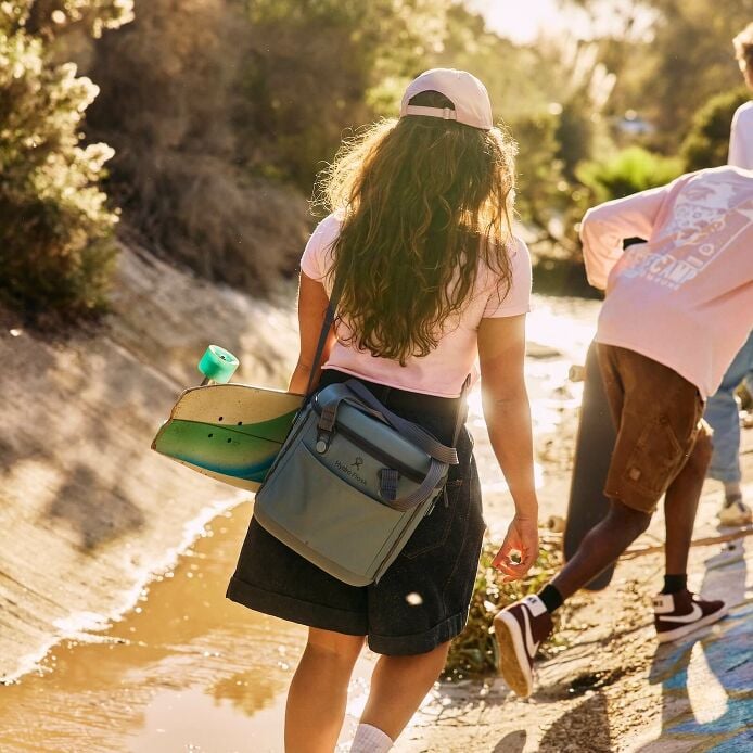carryouttm-soft-cooler-10-l-n6 hf_carryout_bouwer_d2_l3_skate_ditch_5669_5.jpg