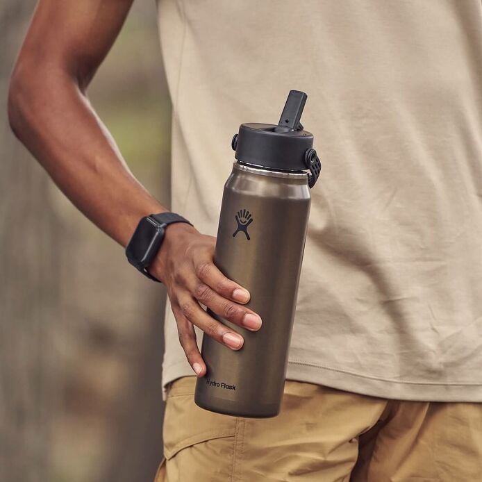 32-oz-lightweight-flex-straw-bottle-k7 hf_s26_lightweight_mcinnis_6345_2_3.jpg