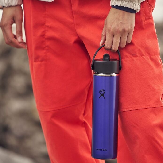 24-oz-lightweight-flex-straw-bottle-j4 hf_s26_lightweight_mcinnis_7443_3.jpg