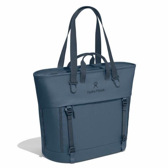 carryouttm-soft-cooler-tote-30-l-q1 maxiit384-carryout-tote-30l-harbor-blue-angled_1_1.jpg