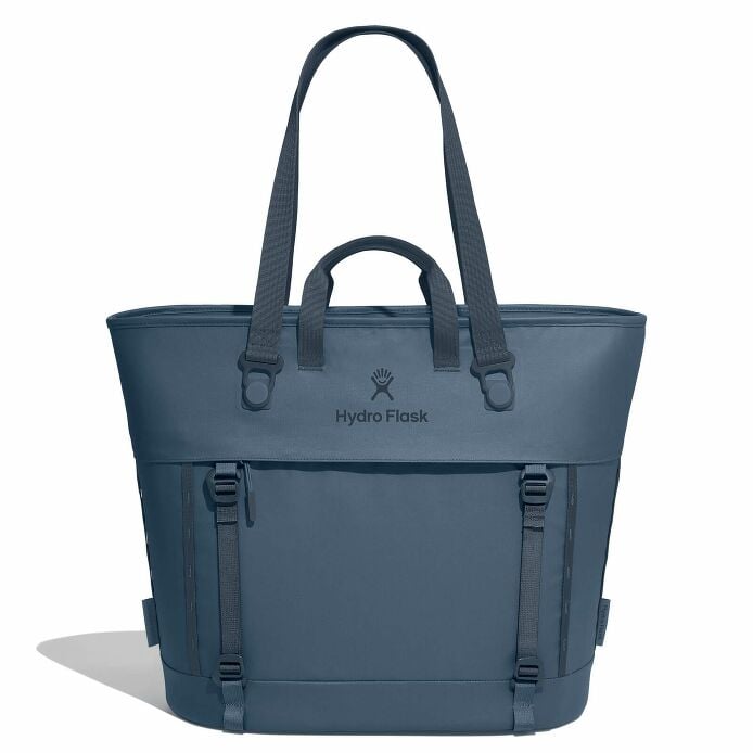 carryouttm-soft-cooler-tote-30-l-q1 maxiit384-carryout-tote-30l-harbor-blue-straight.jpg